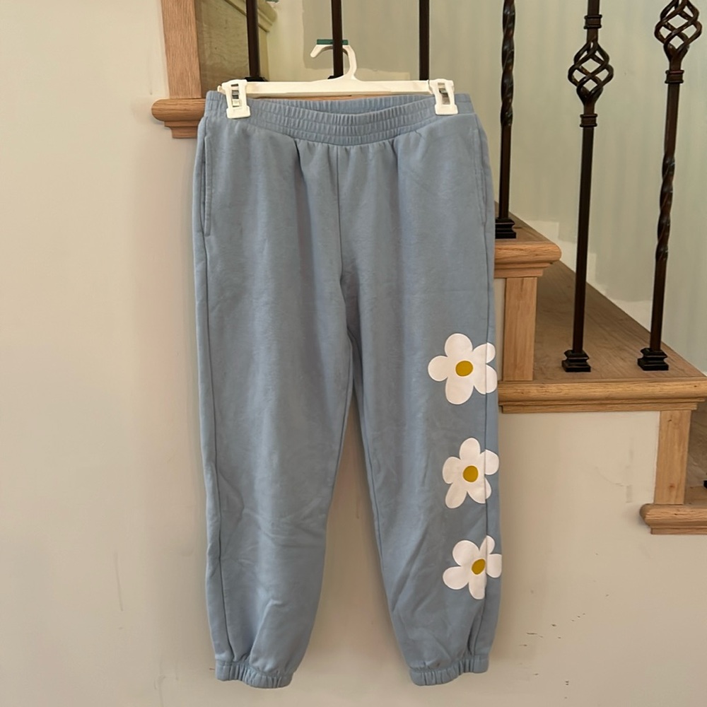 Girls gently used sweatpants
